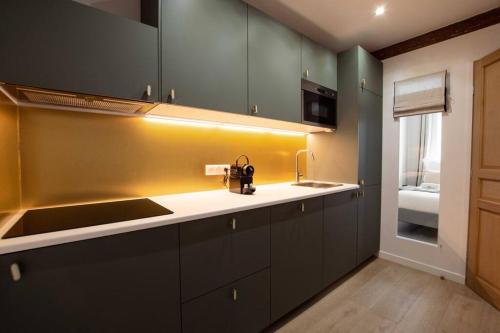 Sentier Historical Center II Luxury Design Apartment 3BR-8P