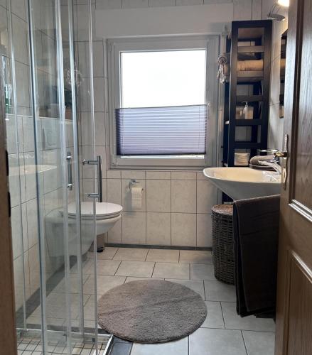 Bilik mandi di Ferienwohnung Mesdag