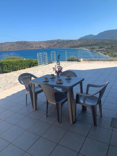 Gallery image of Ageranos seaview house in Kamáres