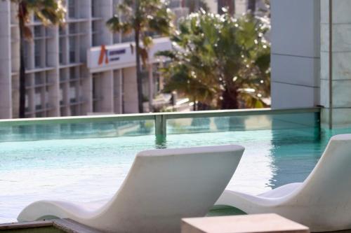 Kolam renang di atau dekat dengan Cape Town Marriott Hotel Crystal Towers