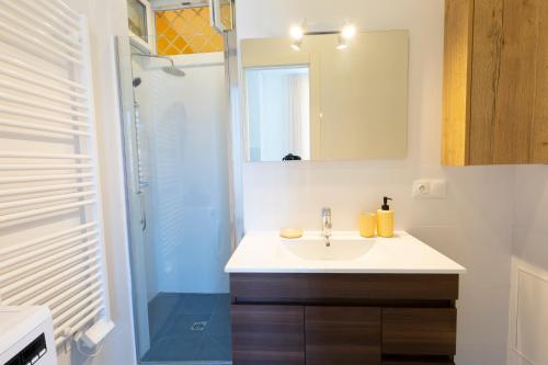 Ένα μπάνιο στο MARNE I - 2 PIÈCES - CARRÉ D'OR Menton