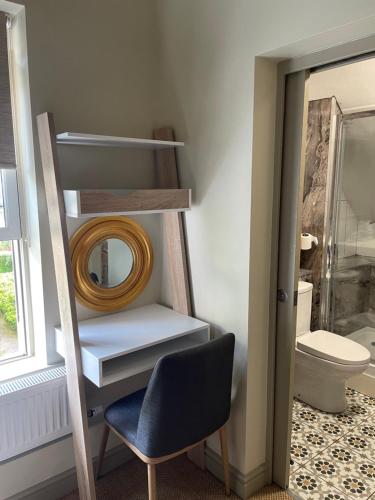 Ein Badezimmer in der Unterkunft The Poplars Boutique BB