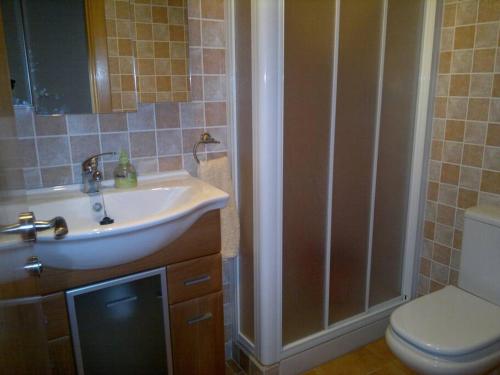 Ένα μπάνιο στο Acogedora Morada de Montaña