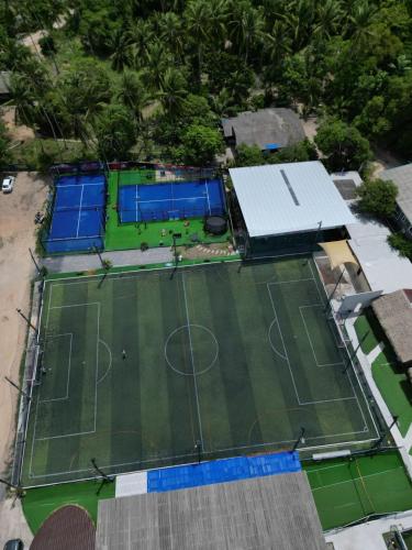 Tenis a/nebo squash v ubytování Phangan Padel Club nebo okolí