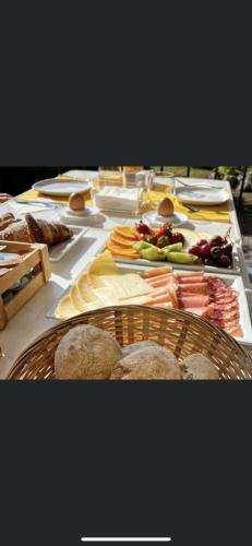 Jídlo v penzionu nebo okolí