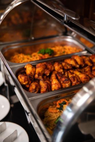 Jídlo v hotelu nebo okolí