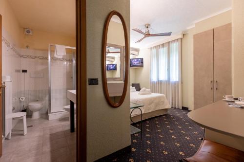 Koupelna v ubytování Holiday Rooms Antica Badia