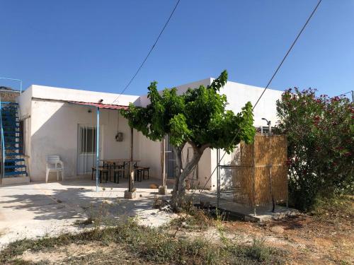 Το κτήριο όπου στεγάζεται  η παραθεριστική κατοικία
