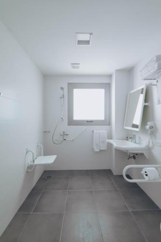 Un baño de SEC Hotel