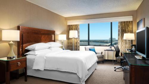 Sheraton Memphis Downtown Hotel Image
