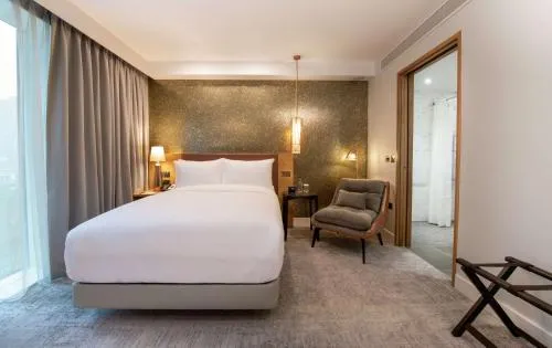 Lincoln Plaza Hotel London, Curio Collection By Hilton photo 10