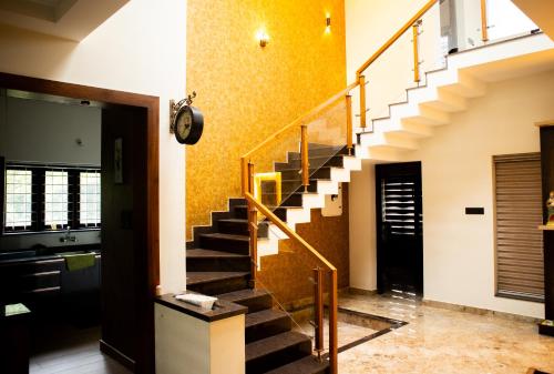 Fotografie z fotogalerie ubytování JP Haven - Luxurious 4 AC Bedroom Villa, Ernakulam v destinaci North Paravur