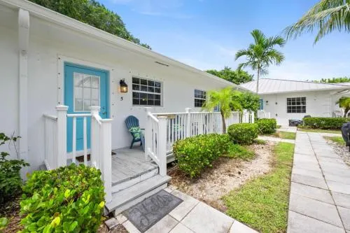 Seahorse Beach Bungalows in Port Saint Lucie