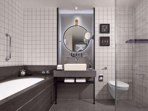 The Trafalgar St. James, London Curio collection by Hilton Image