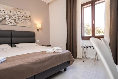 AAA Apartments & Rooms with free private parking