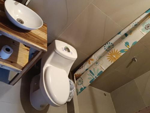 Koupelna v ubytování Estancia, CABAÑAS INTAG