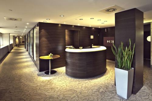 Lobbyn eller receptionsområdet på Hilton Milan