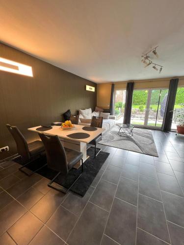 Ruang duduk di Ferienwohnung "Im Herzen des Westerwalds"