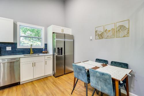 Gallery image of On-Site Lakes and Pools Inviting Tobyhanna Home! in Tobyhanna