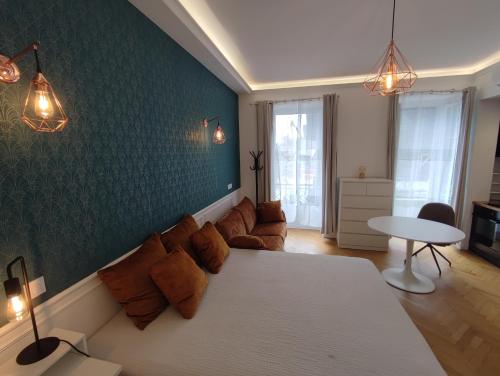 Boutique Studio 1