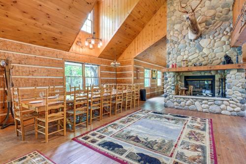 Φωτογραφία από το άλμπουμ του Custom-Built Clarklake Cabin Sauna and Cold Plunge! σε Clarklake