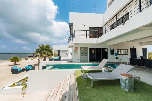 Playa De Sala Boutique Hotelの敷地内または近くにあるプール