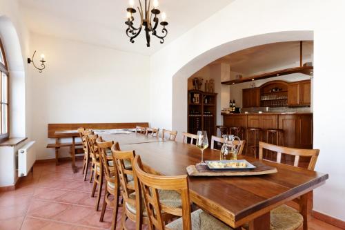 Kuchyň nebo kuchyňský kout v ubytování Apartmány Turold Mikulov