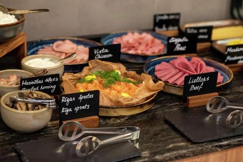 Jídlo v hotelu nebo okolí