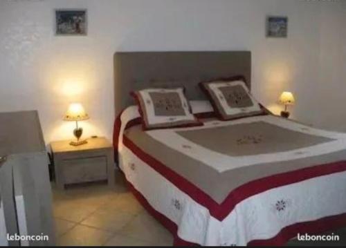 Ένα ή περισσότερα κρεβάτια σε δωμάτιο στο Maison près de St Lary Soulan