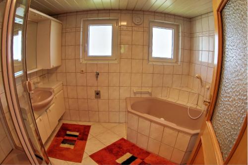 Kúpeľňa v ubytovaní FeWo Chris, nähe Center Parcs Leutkirch im Allgäu