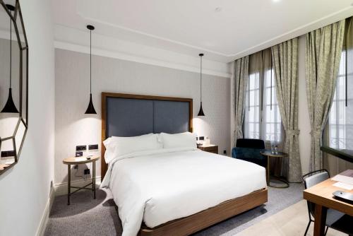 DoubleTree by Hilton Madrid-Prado Image