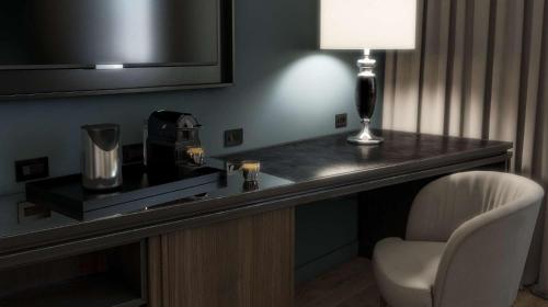 DoubleTree by Hilton Bresciaにあるコーヒーまたはお茶