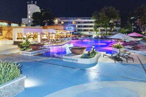 Piscina di Hilton Trinidad & Conference Centre o nelle vicinanze