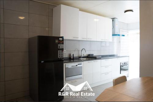 Kitchen o kitchenette sa Mathoera Residence