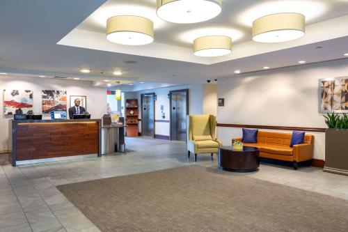 DoubleTree by Hilton Hotel Boston Bayside Image