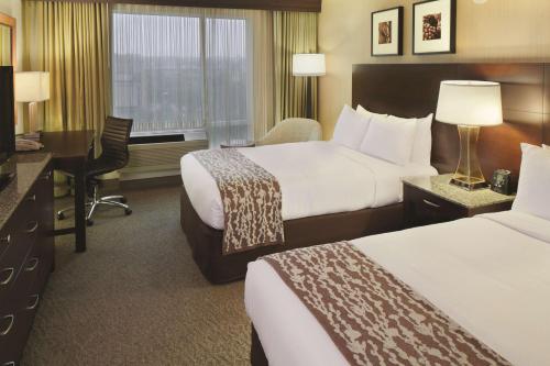 DoubleTree by Hilton Hotel Boston Bayside Image