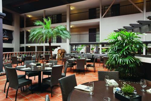 Restoran atau tempat makan lain di Embassy Suites by Hilton Napa Valley