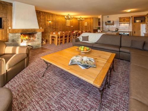 Chalet in Paradiski with Stunning Views