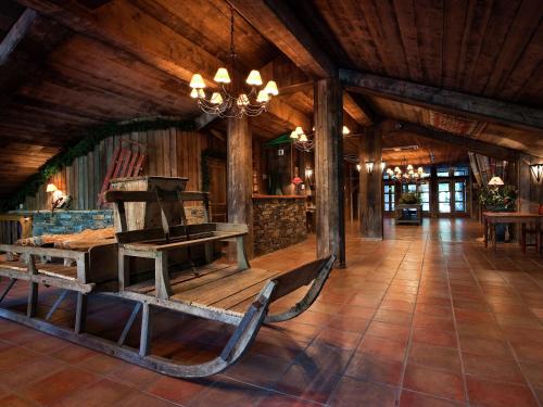 Photo de la galerie de l'établissement Chalet in Paradiski with Stunning Views, à Arc 2000