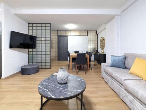 Athens Divas King Suite