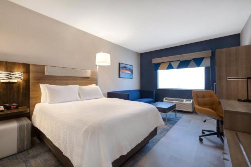 Katil atau katil-katil dalam bilik di Holiday Inn Express Hotel & Suites Moab by IHG