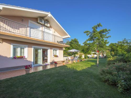 Holiday Home Gri ane with Pool near Beach