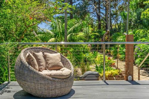 Κήπος έξω από το 20 Steps - Beachfront Home - Stunning & Stylish - North of Byron