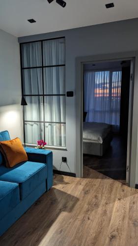 AVENUE APARTMENTS
