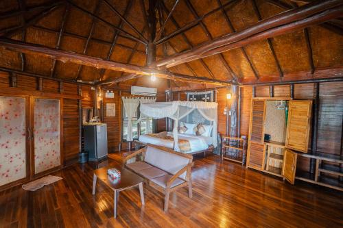 Posezení v ubytování Koh Jum Resort