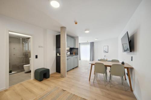 Μια τηλεόραση ή/και κέντρο ψυχαγωγίας στο Limehome Nuremberg Celtisplatz