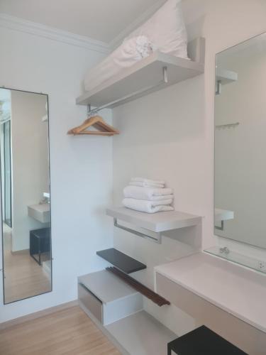 Ένα μπάνιο στο At Laguna Phuket Apartment