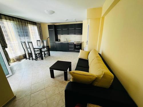 Kuchyň nebo kuchyňský kout v ubytování Lovely apartment with FREE parking Silver Springs