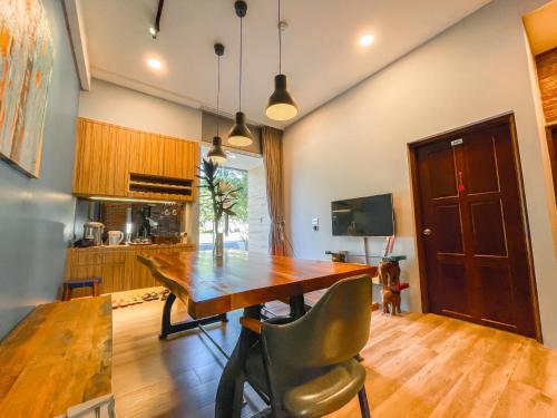 Dapur atau dapur kecil di Lyutu Homestay