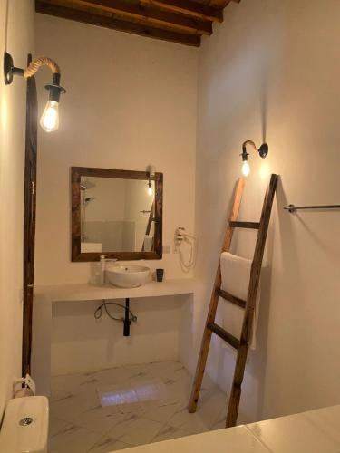 Ένα μπάνιο στο Cactus lodge Zanzibar